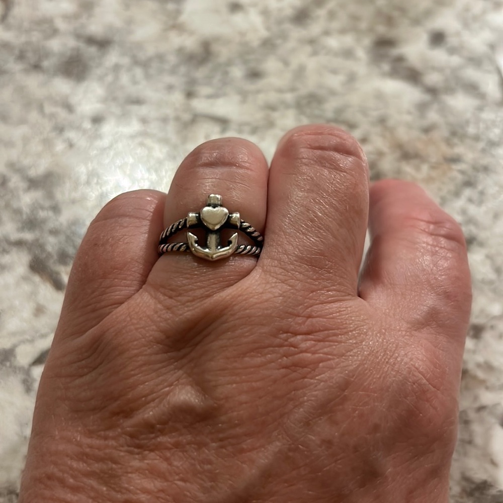 James Avery sz 7 Faith Hope and Love twisted anchor ring.